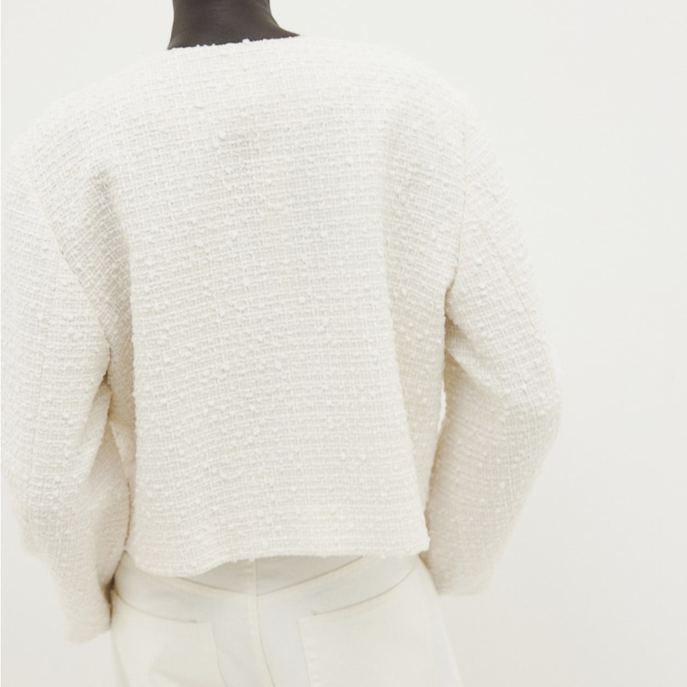BNWOT Elegant H&M Cream and White Tweed Jacket with Gold Buttons Textured-Weave - Picture 4 of 11